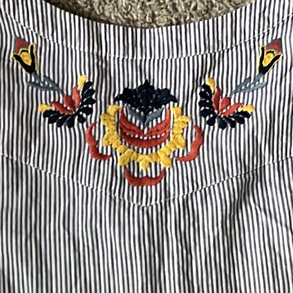 Woman blouses - Picture 9 of 14